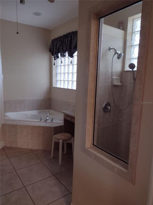 В аренду: $2,500 (3 спален, 2 ванн, 2387 Квадратных фут)