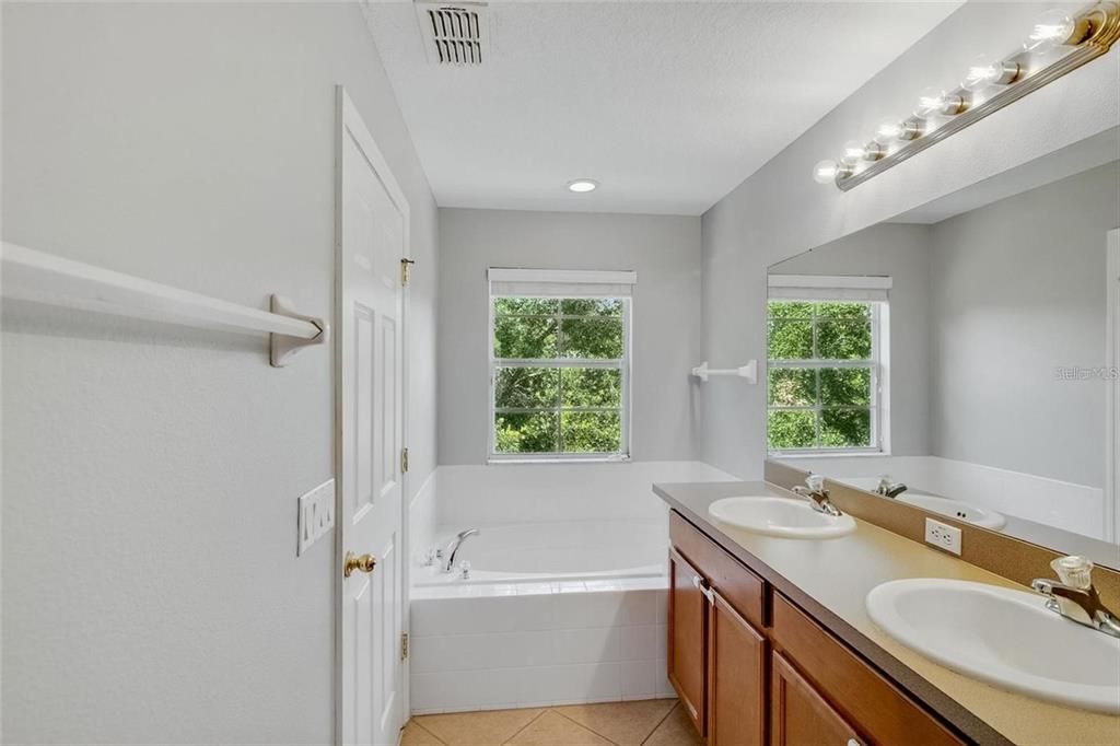 For Rent: $2,300 (3 beds, 2 baths, 1502 Square Feet)