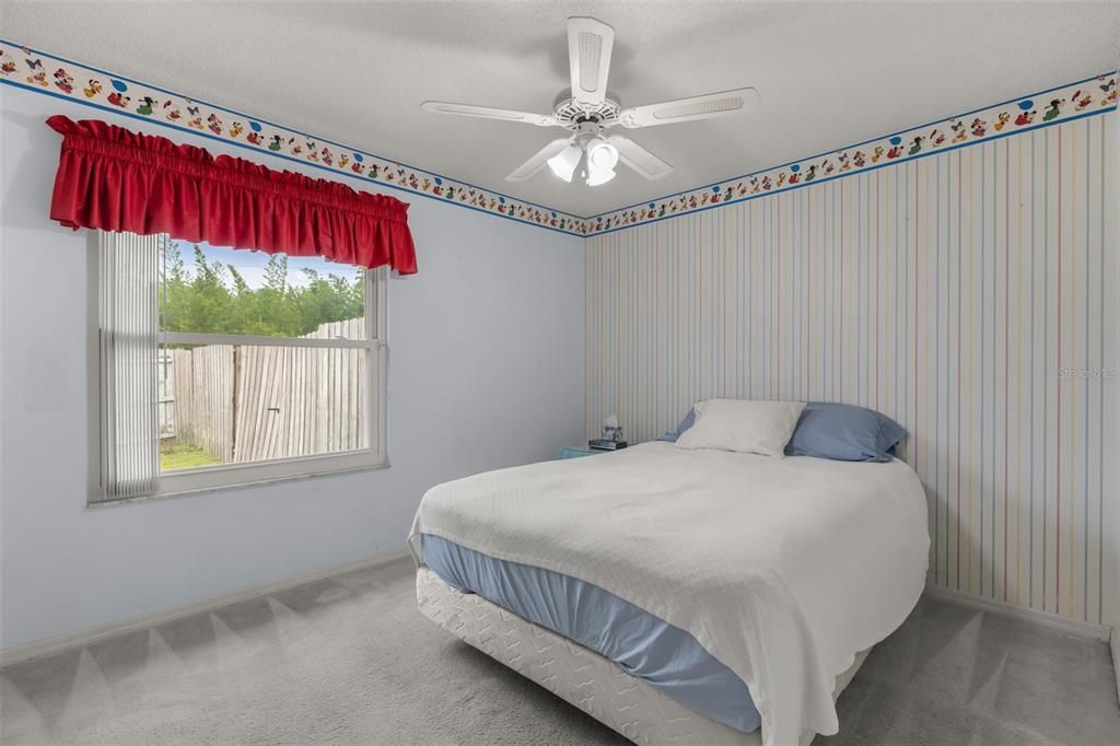 Activo con contrato: $369,900 (4 camas, 2 baños, 1853 Pies cuadrados)
