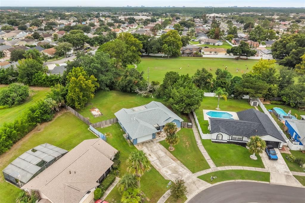 Activo con contrato: $369,900 (4 camas, 2 baños, 1853 Pies cuadrados)