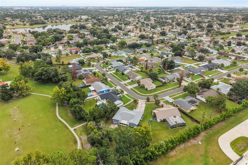 Activo con contrato: $369,900 (4 camas, 2 baños, 1853 Pies cuadrados)
