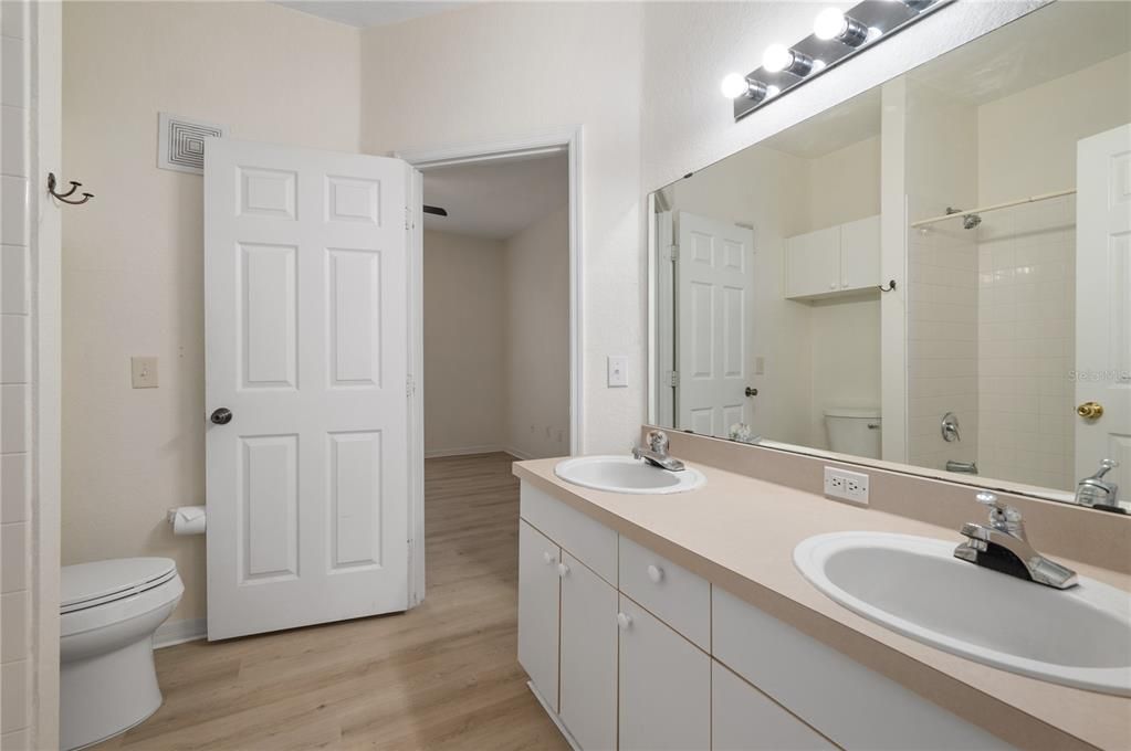 For Rent: $1,350 (1 beds, 1 baths, 782 Square Feet)