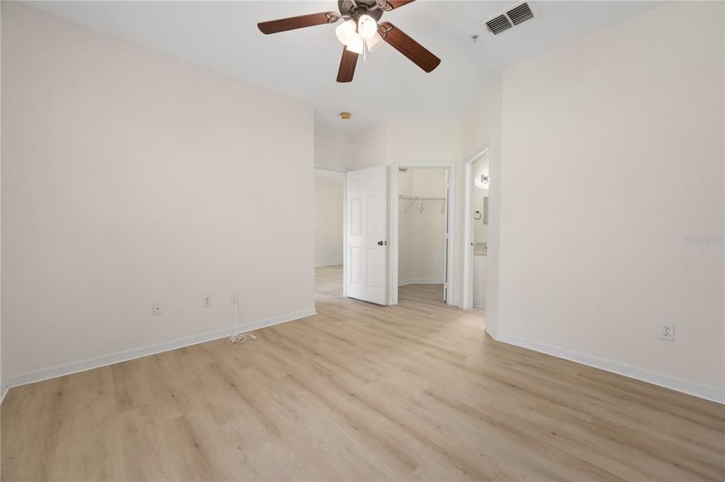 For Rent: $1,350 (1 beds, 1 baths, 782 Square Feet)