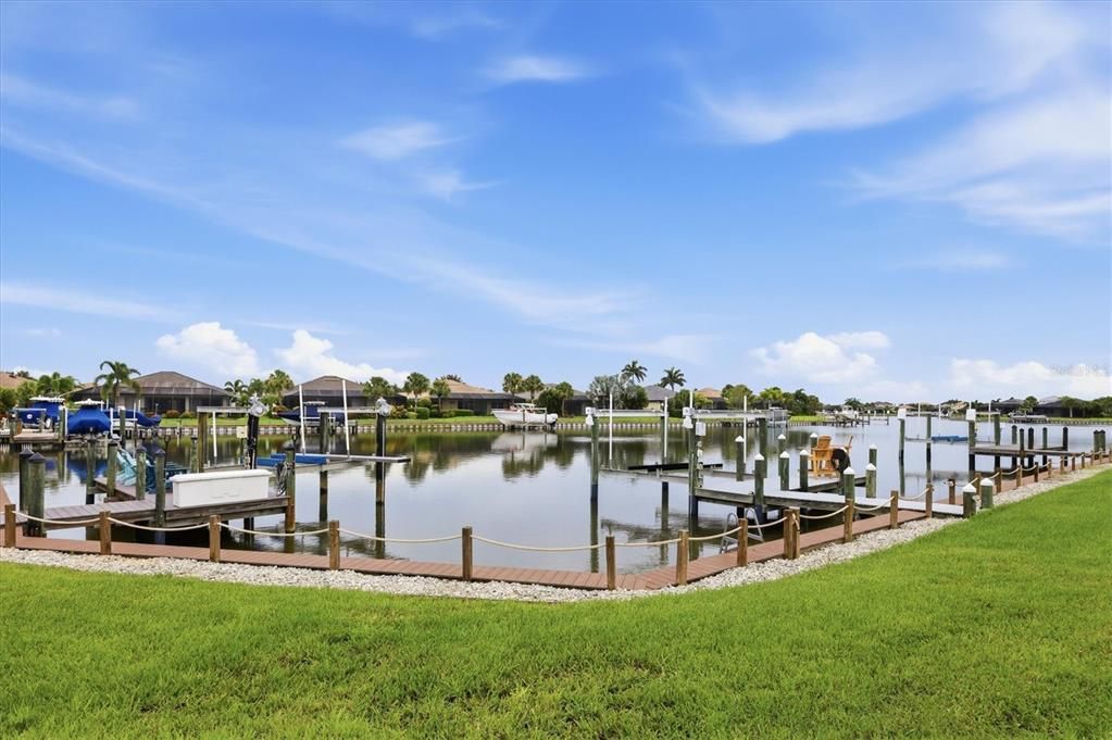 For Sale: $1,200,000 (3 beds, 4 baths, 2725 Square Feet)