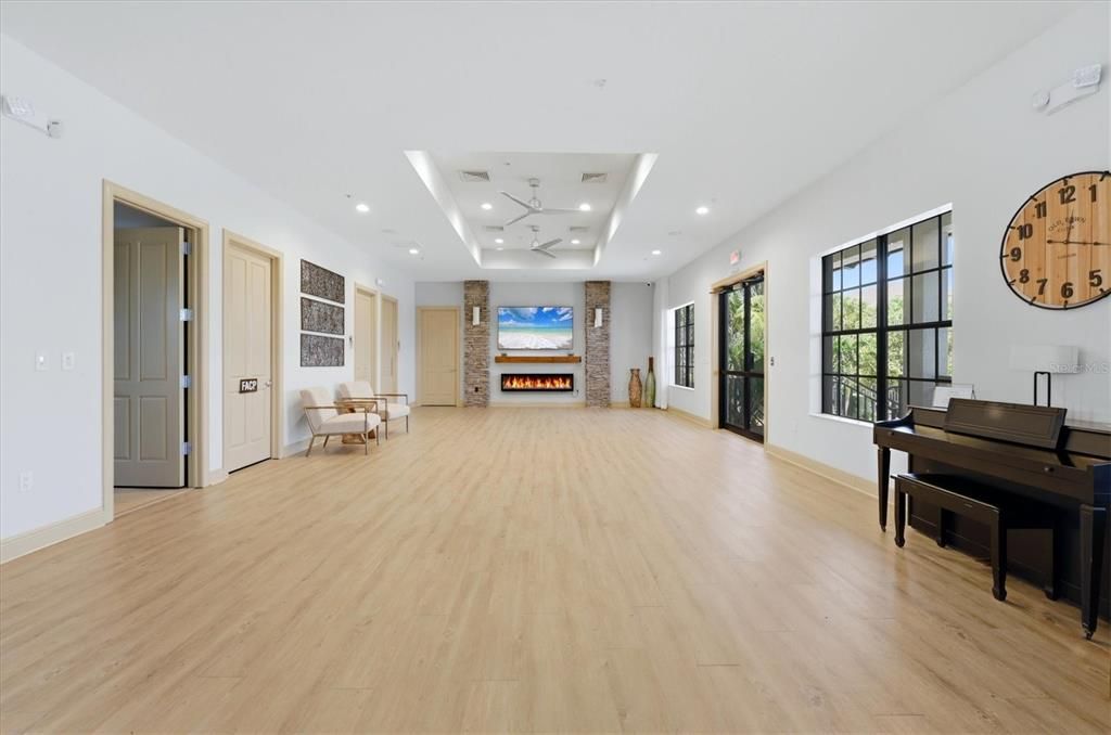 For Sale: $1,200,000 (3 beds, 4 baths, 2725 Square Feet)