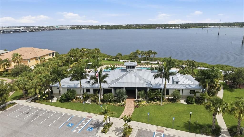 For Sale: $1,200,000 (3 beds, 4 baths, 2725 Square Feet)