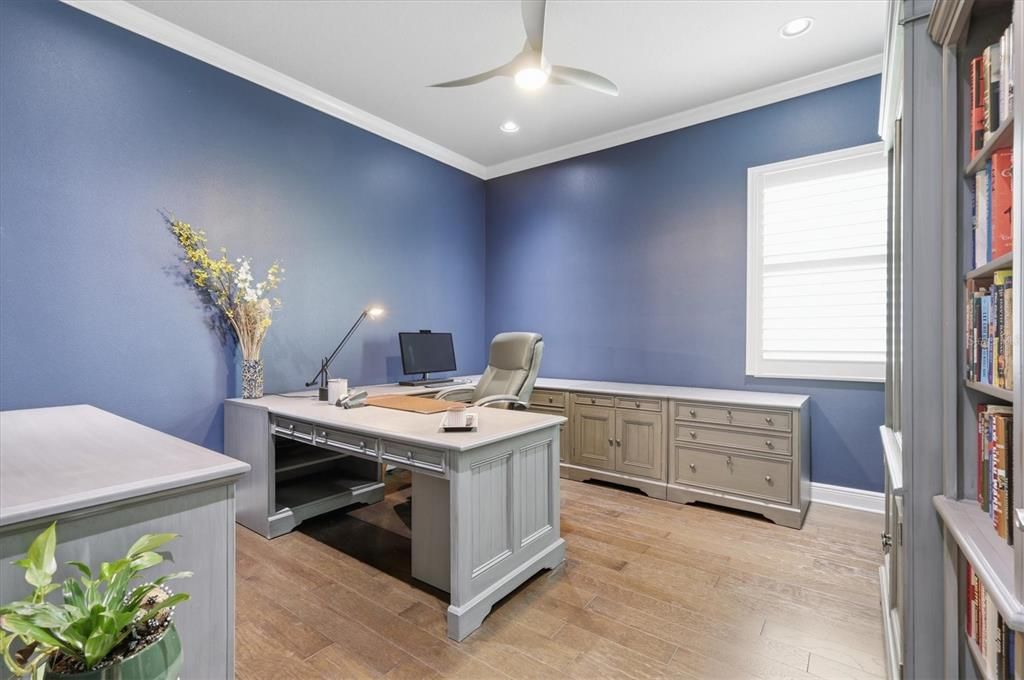 For Sale: $1,200,000 (3 beds, 4 baths, 2725 Square Feet)