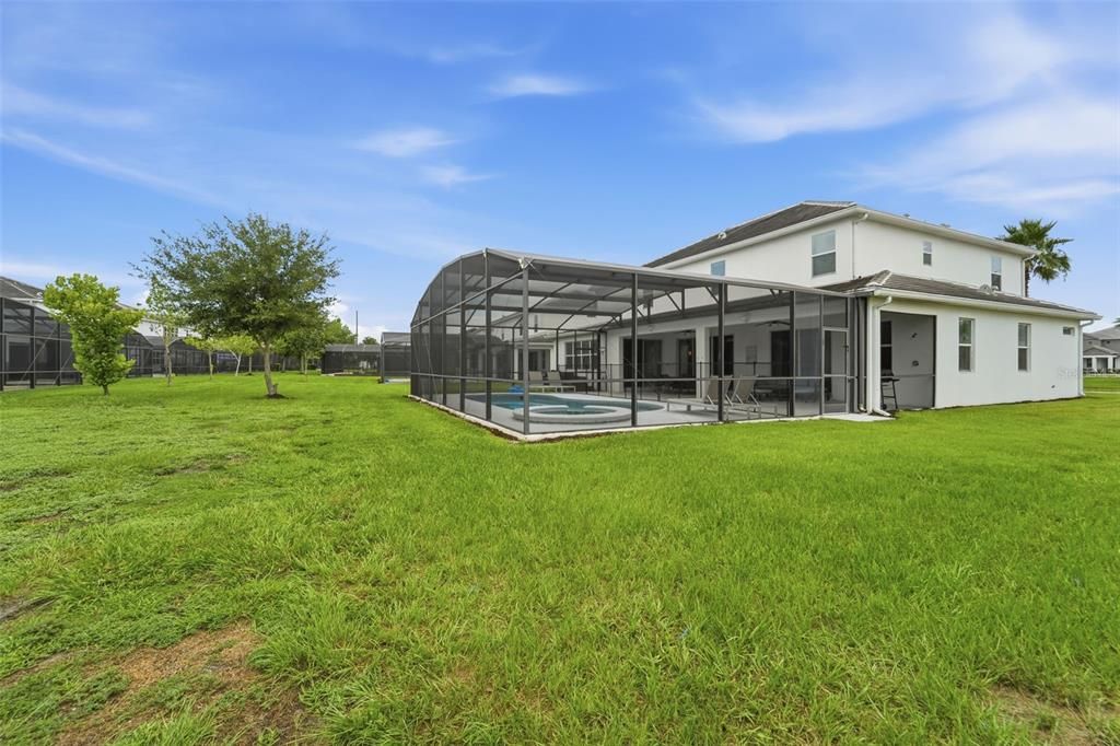 For Sale: $929,000 (7 beds, 6 baths, 4422 Square Feet)
