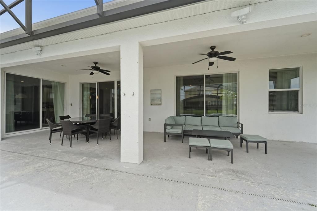 For Sale: $929,000 (7 beds, 6 baths, 4422 Square Feet)