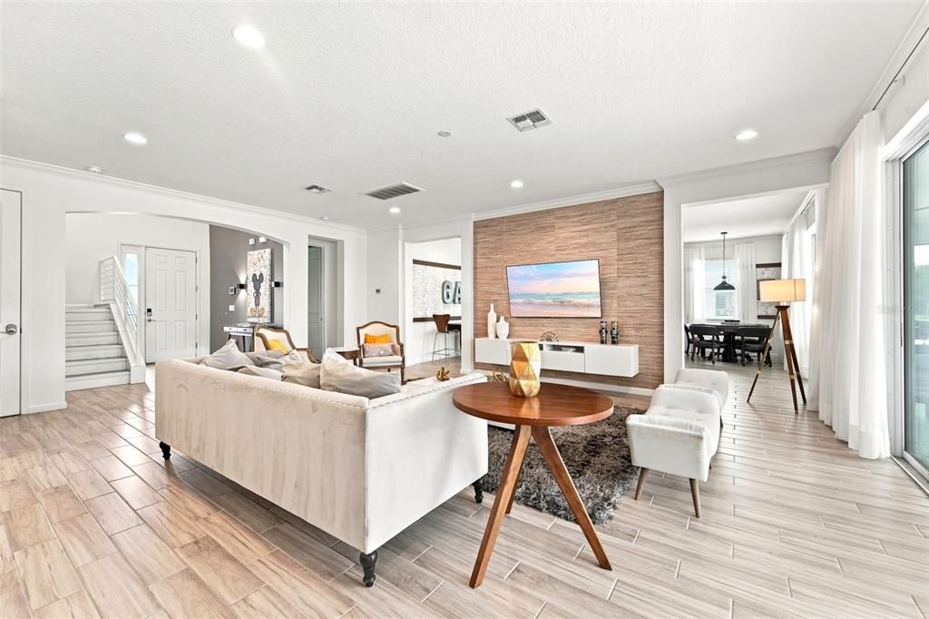 For Sale: $929,000 (7 beds, 6 baths, 4422 Square Feet)
