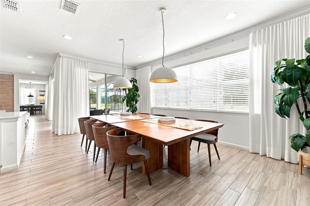 For Sale: $929,000 (7 beds, 6 baths, 4422 Square Feet)