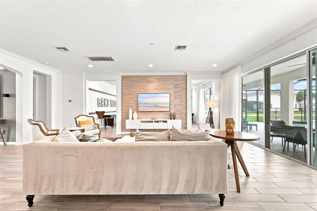 For Sale: $929,000 (7 beds, 6 baths, 4422 Square Feet)
