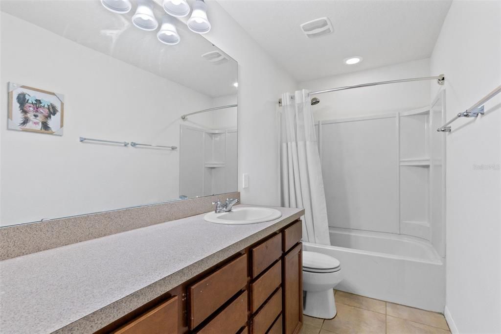 En Venta: $465,000 (4 camas, 2 baños, 2820 Pies cuadrados)