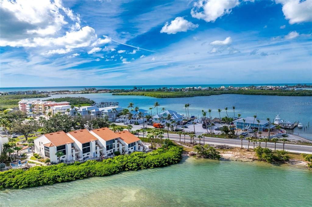 For Sale: $495,000 (2 beds, 3 baths, 1856 Square Feet)
