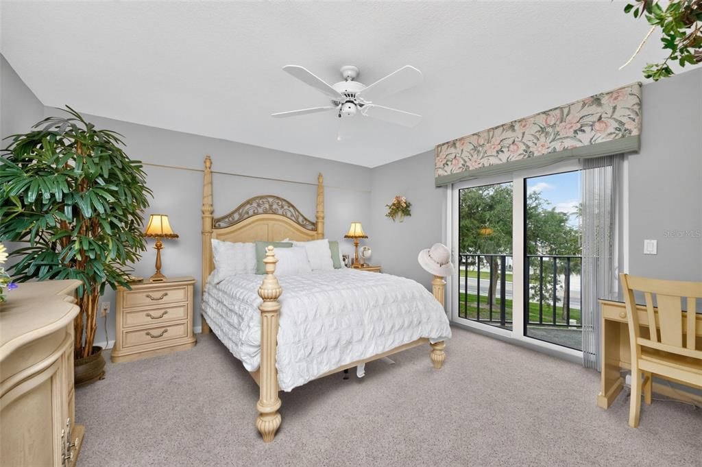 For Sale: $495,000 (2 beds, 3 baths, 1856 Square Feet)