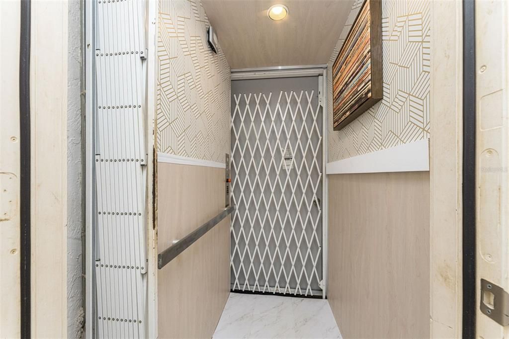For Sale: $495,000 (2 beds, 3 baths, 1856 Square Feet)
