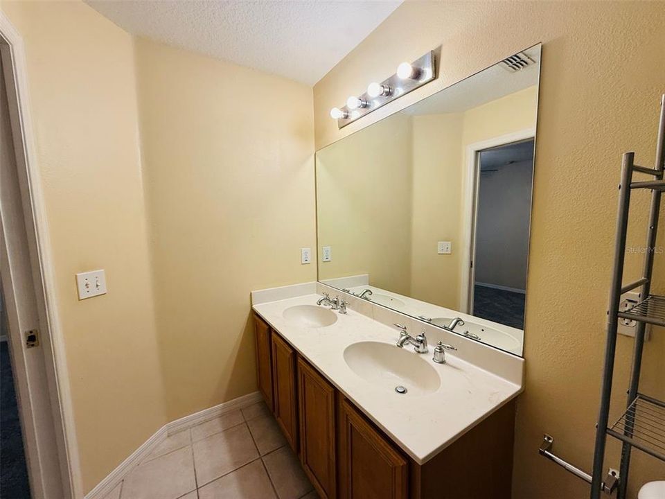 For Rent: $1,800 (2 beds, 2 baths, 1173 Square Feet)