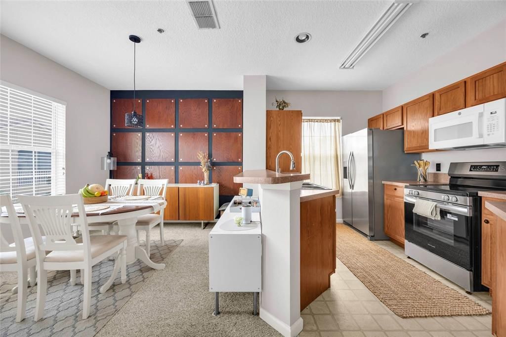 На продажу: $225,000 (3 спален, 2 ванн, 1405 Квадратных фут)