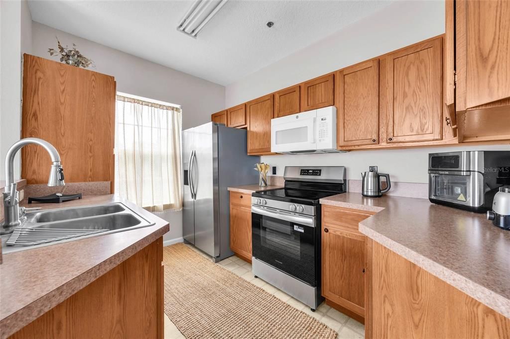 На продажу: $225,000 (3 спален, 2 ванн, 1405 Квадратных фут)
