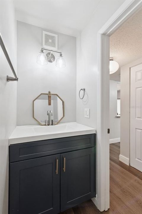 For Sale: $225,000 (2 beds, 1 baths, 1432 Square Feet)