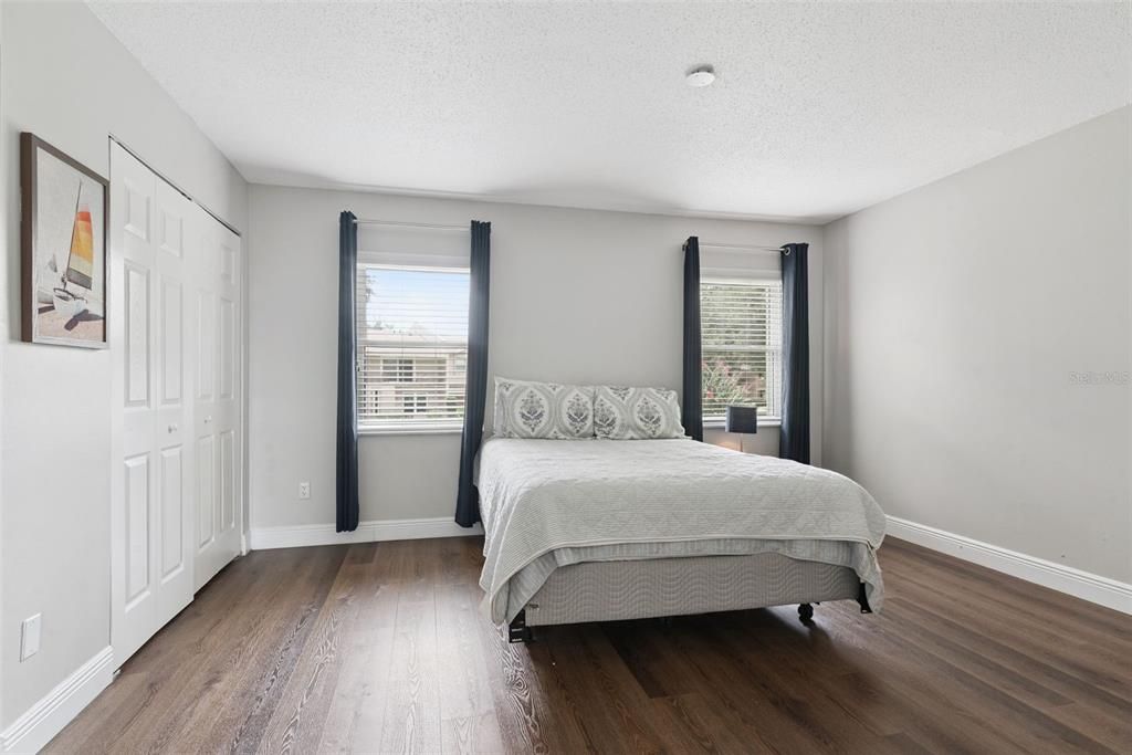 For Sale: $225,000 (2 beds, 1 baths, 1432 Square Feet)