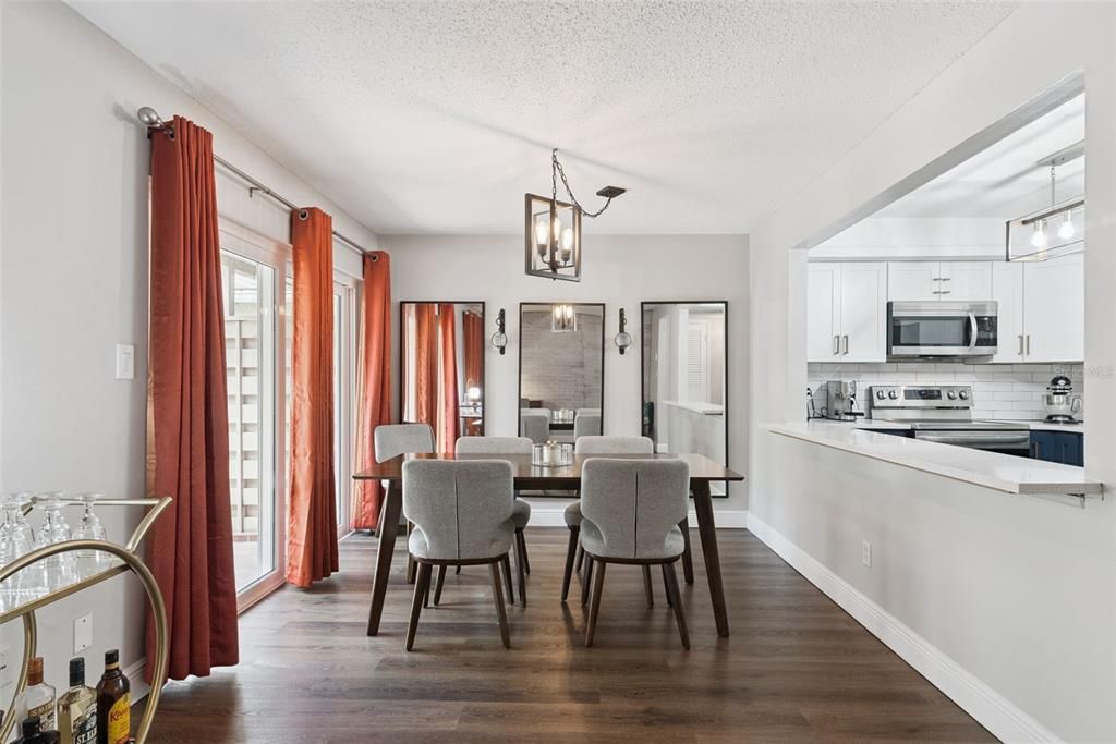 For Sale: $225,000 (2 beds, 1 baths, 1432 Square Feet)