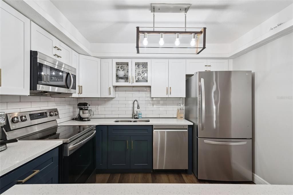 For Sale: $225,000 (2 beds, 1 baths, 1432 Square Feet)