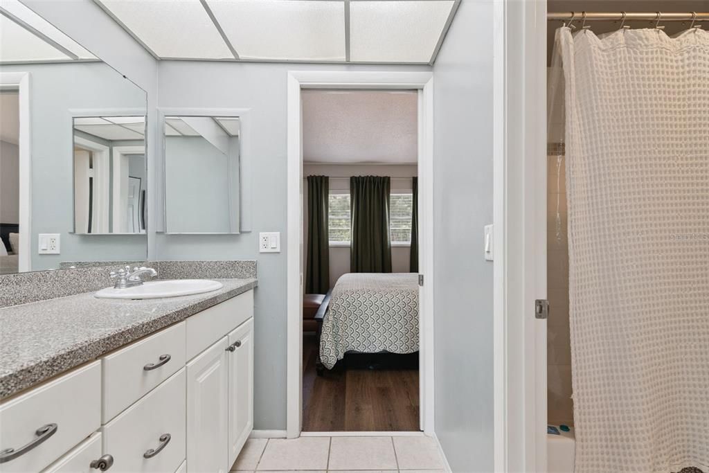 For Sale: $225,000 (2 beds, 1 baths, 1432 Square Feet)