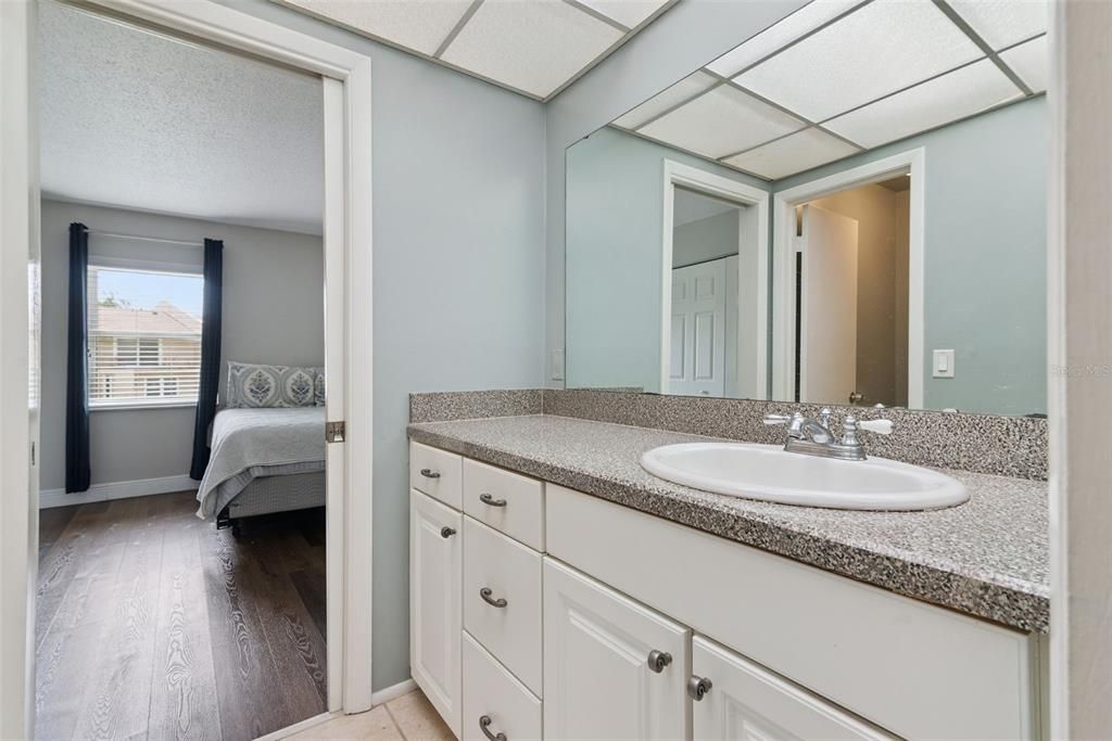 For Sale: $225,000 (2 beds, 1 baths, 1432 Square Feet)