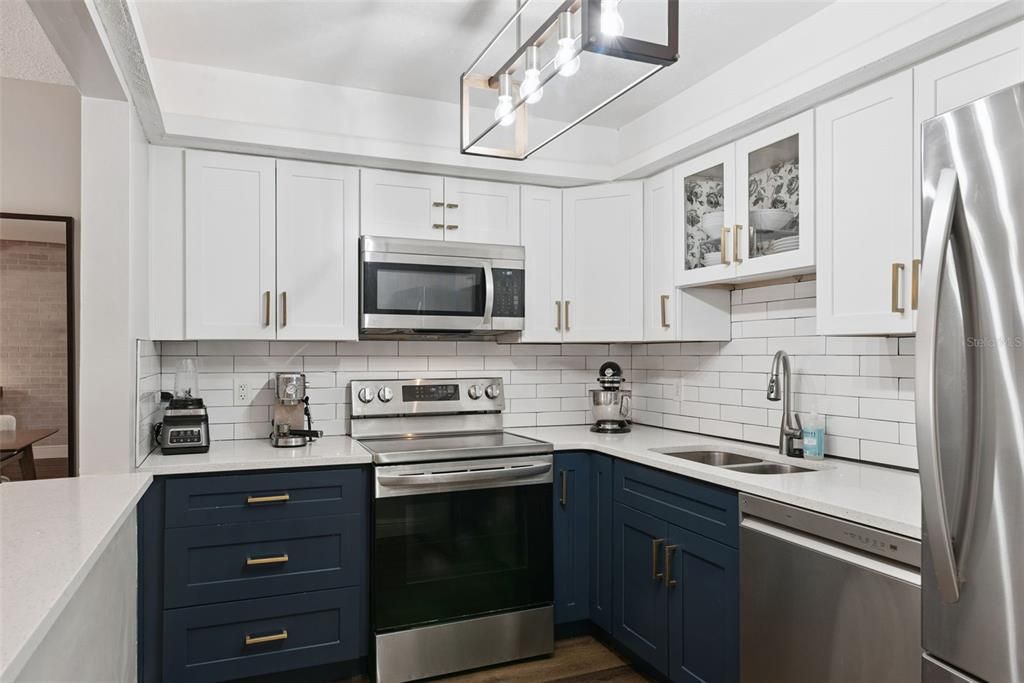 For Sale: $225,000 (2 beds, 1 baths, 1432 Square Feet)
