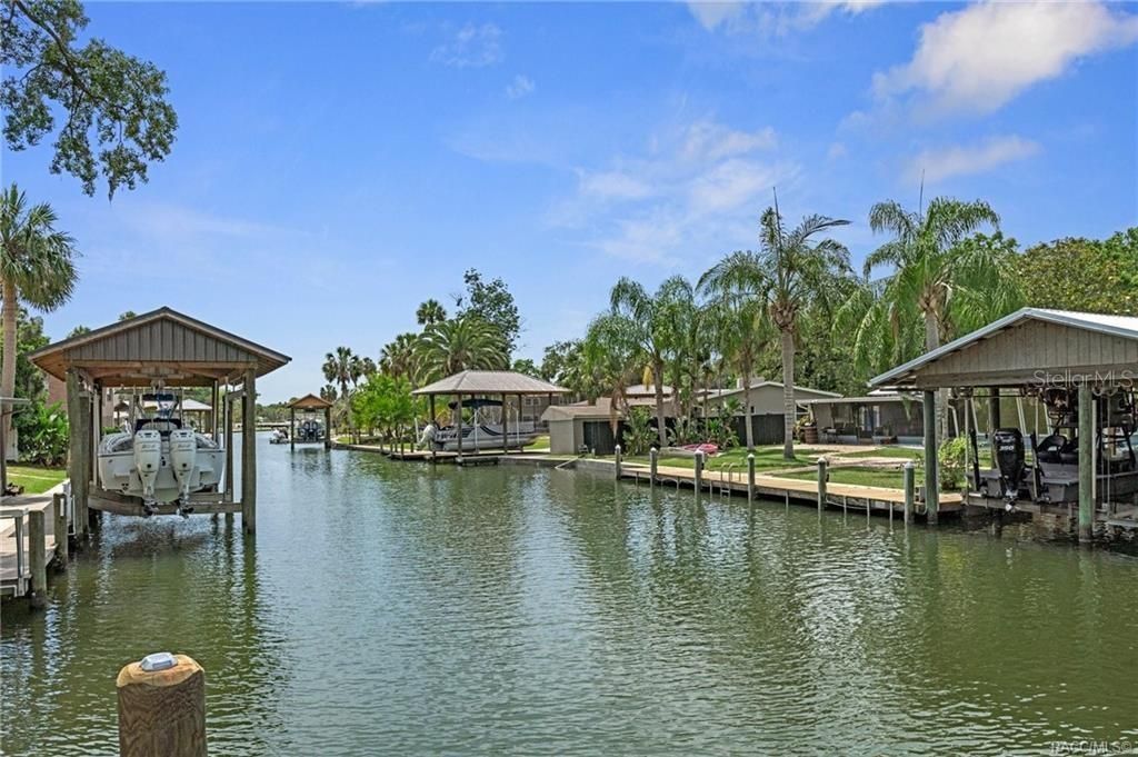 En Venta: $940,000 (4 camas, 2 baños, 1956 Pies cuadrados)
