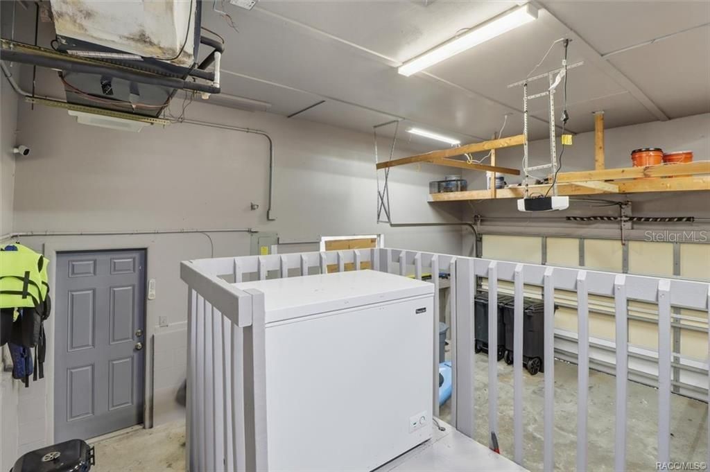 En Venta: $940,000 (4 camas, 2 baños, 1956 Pies cuadrados)