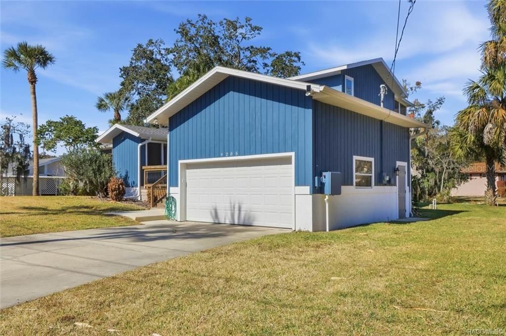 En Venta: $940,000 (4 camas, 2 baños, 1956 Pies cuadrados)