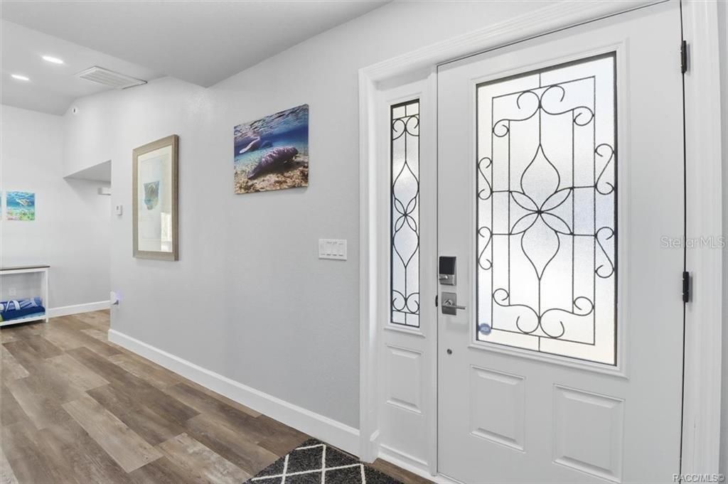 En Venta: $940,000 (4 camas, 2 baños, 1956 Pies cuadrados)