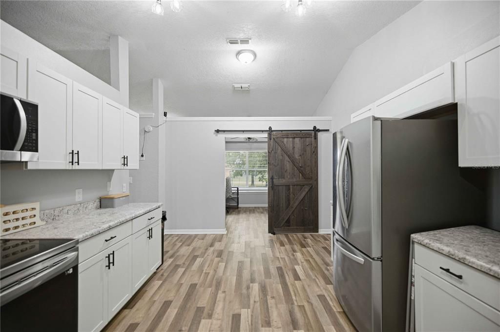 En Venta: $435,000 (3 camas, 2 baños, 1936 Pies cuadrados)