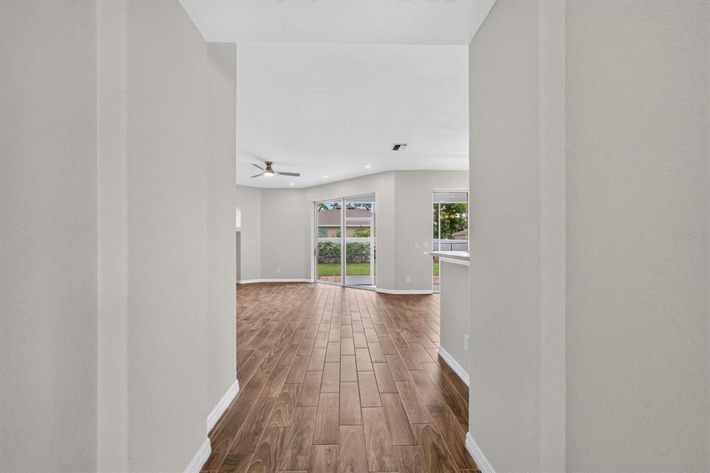 Active With Contract: $315,000 (3 beds, 2 baths, 1702 Square Feet)
