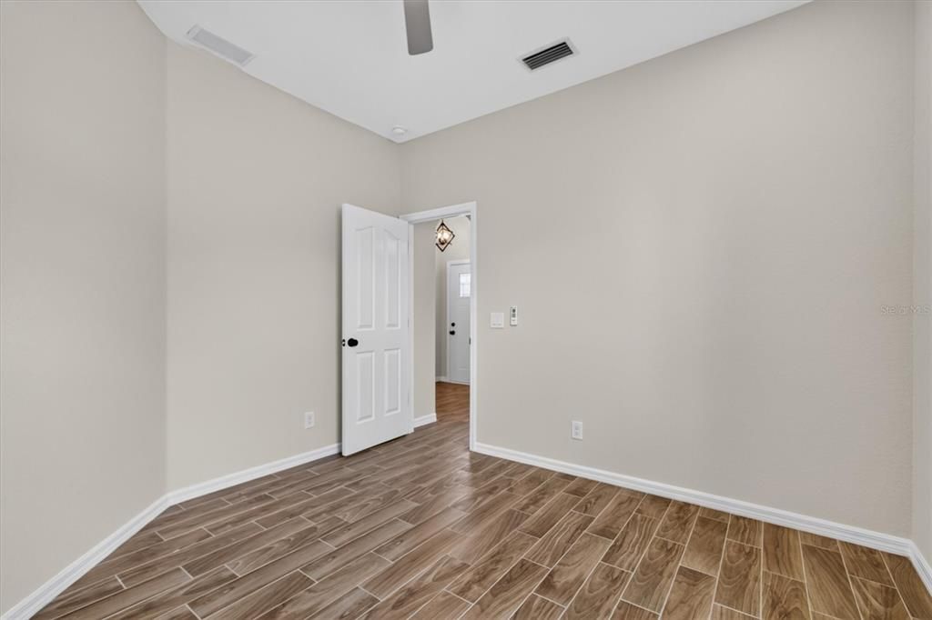 Active With Contract: $315,000 (3 beds, 2 baths, 1702 Square Feet)