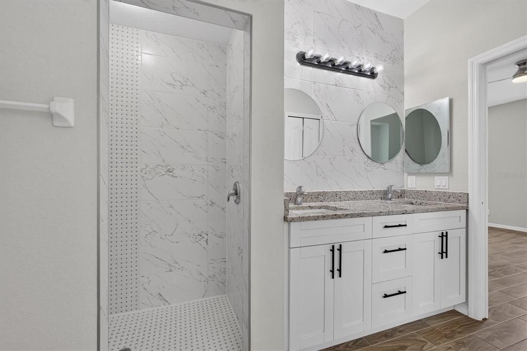Active With Contract: $315,000 (3 beds, 2 baths, 1702 Square Feet)