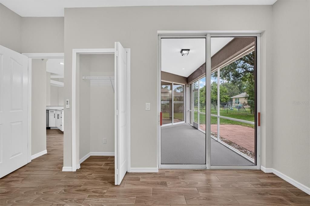 Active With Contract: $315,000 (3 beds, 2 baths, 1702 Square Feet)