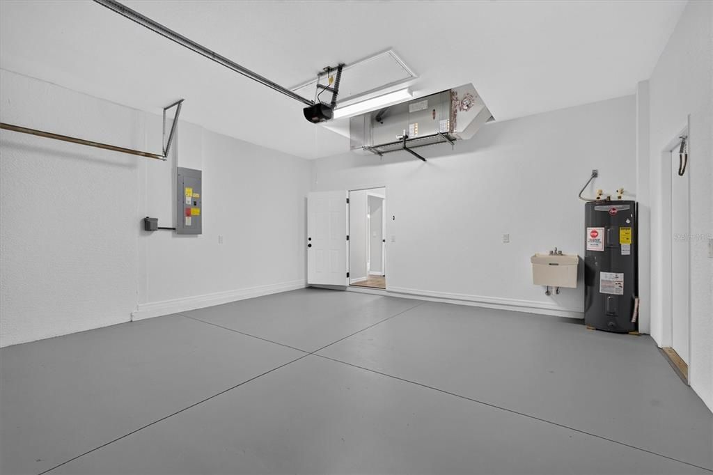 Active With Contract: $315,000 (3 beds, 2 baths, 1702 Square Feet)