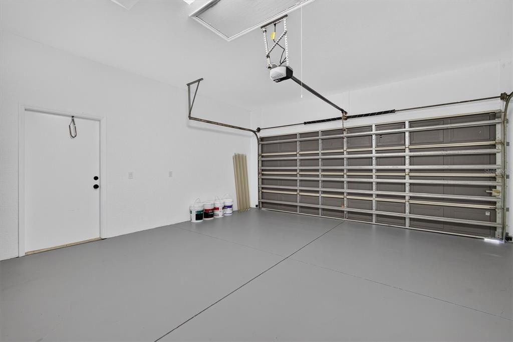 Active With Contract: $315,000 (3 beds, 2 baths, 1702 Square Feet)