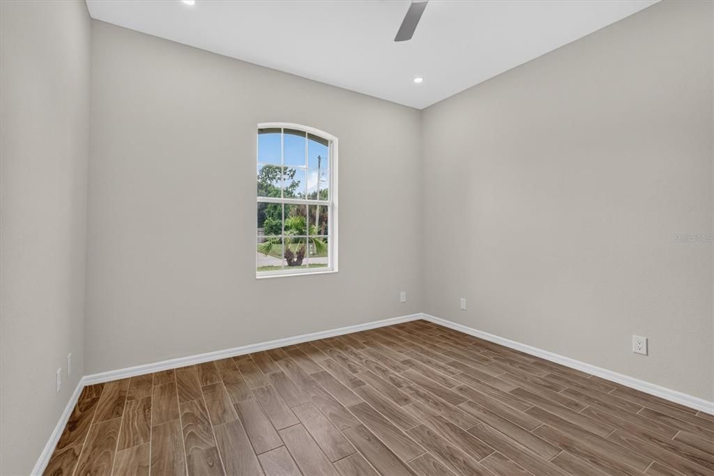 Active With Contract: $315,000 (3 beds, 2 baths, 1702 Square Feet)