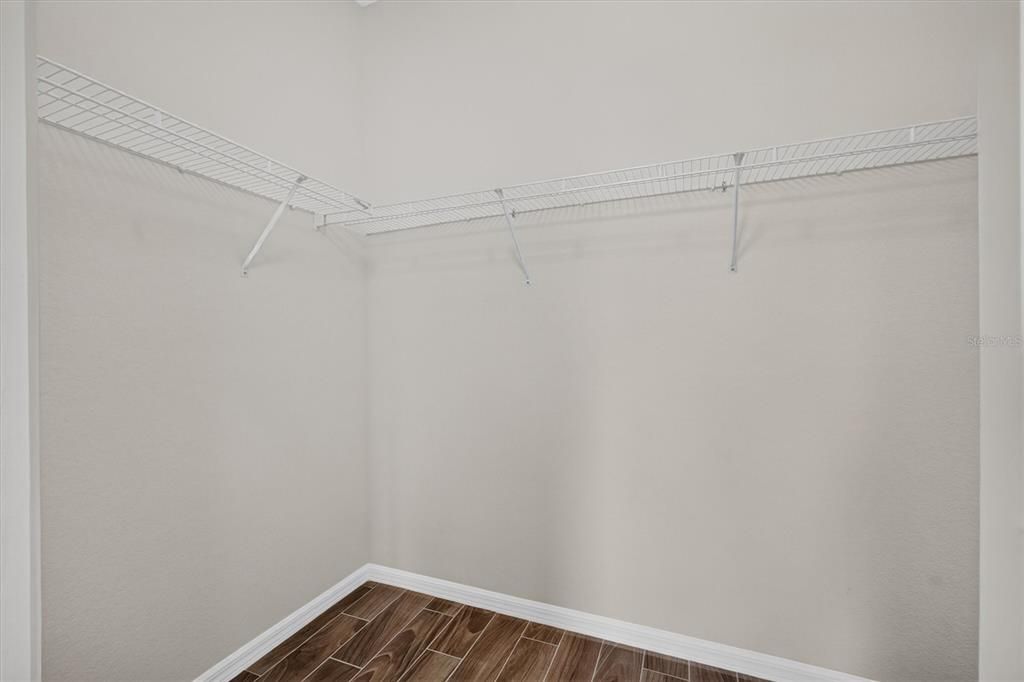 Active With Contract: $315,000 (3 beds, 2 baths, 1702 Square Feet)