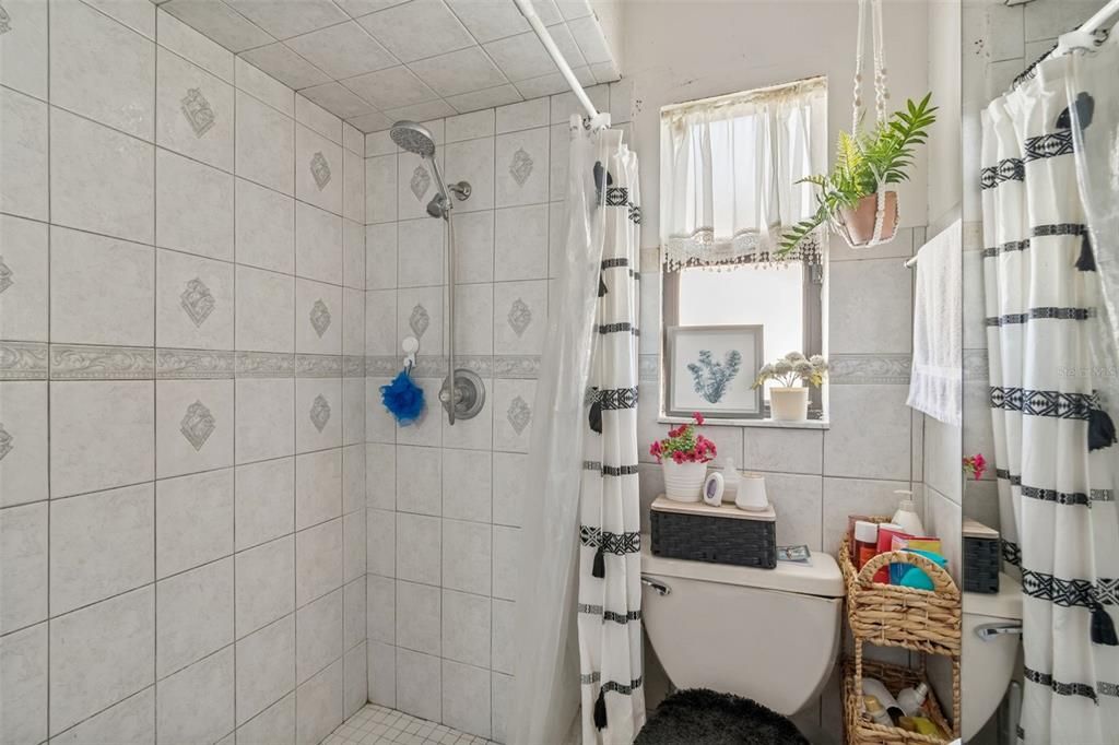 На продажу: $360,000 (3 спален, 2 ванн, 1406 Квадратных фут)