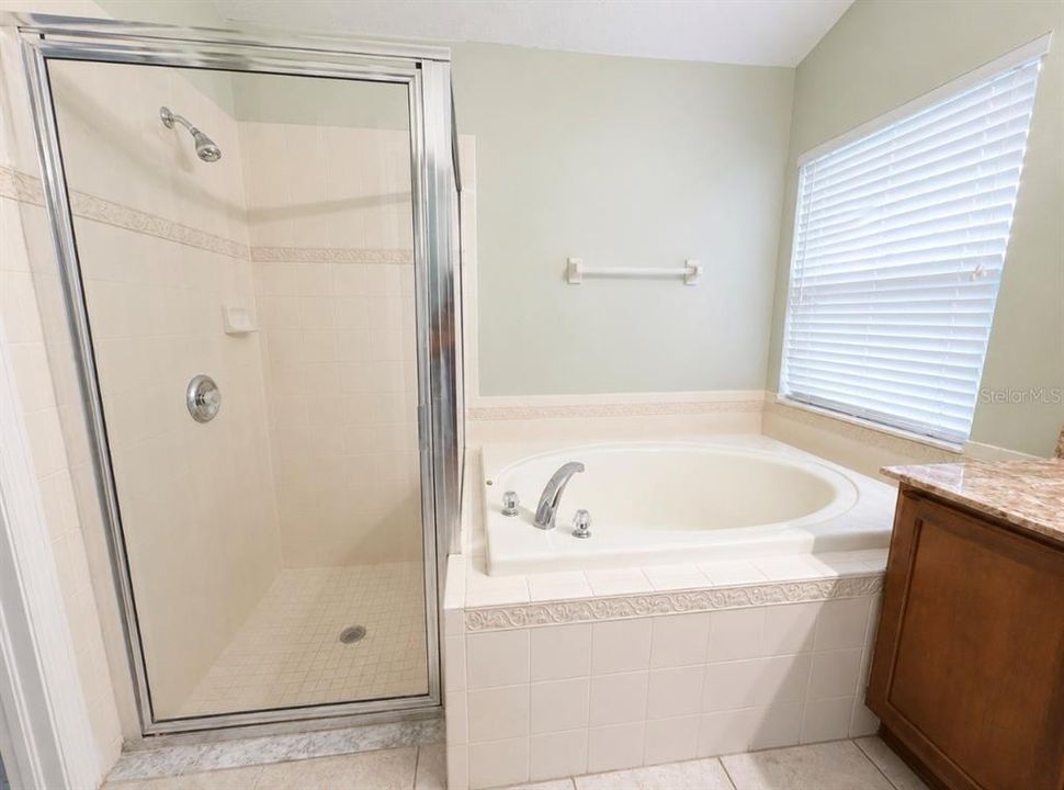 For Rent: $2,200 (3 beds, 2 baths, 1660 Square Feet)