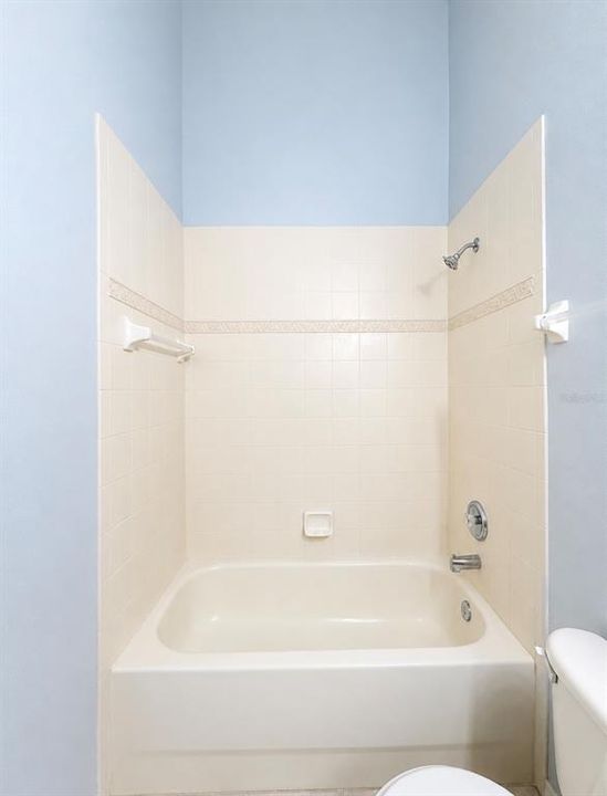 For Rent: $2,200 (3 beds, 2 baths, 1660 Square Feet)