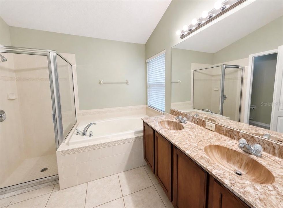 For Rent: $2,200 (3 beds, 2 baths, 1660 Square Feet)