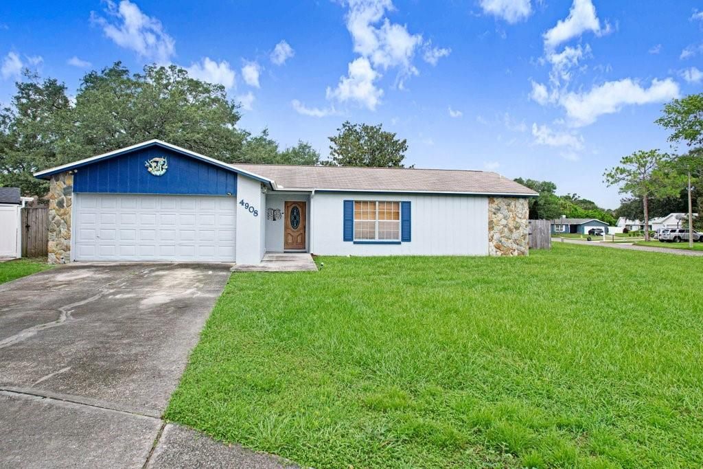 For Sale: $460,000 (3 beds, 2 baths, 1575 Square Feet)