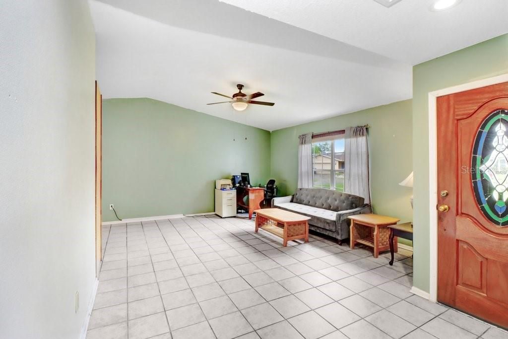 For Sale: $460,000 (3 beds, 2 baths, 1575 Square Feet)