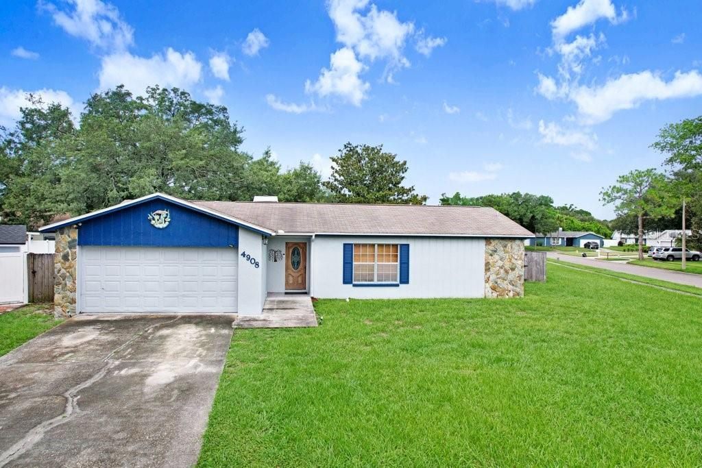 For Sale: $460,000 (3 beds, 2 baths, 1575 Square Feet)